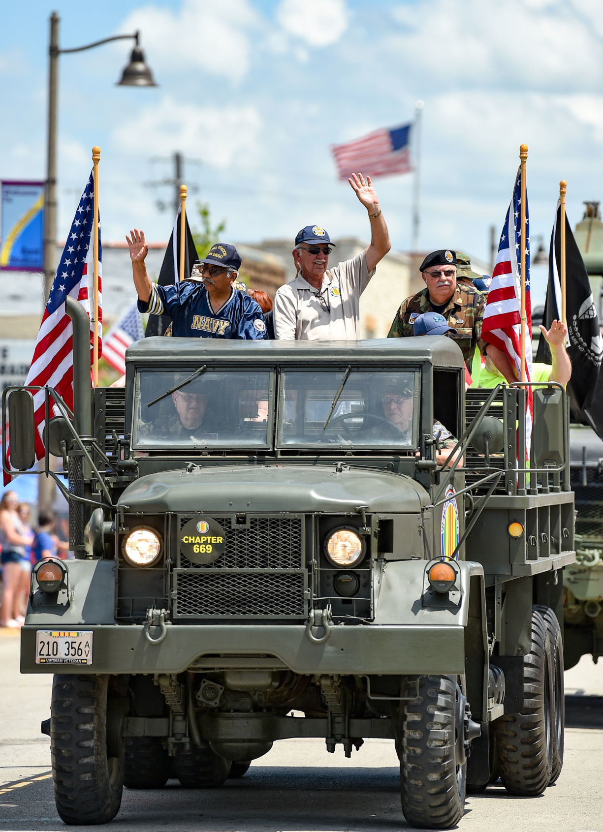 070519-mda-nws-em4thparade-015a.jpg